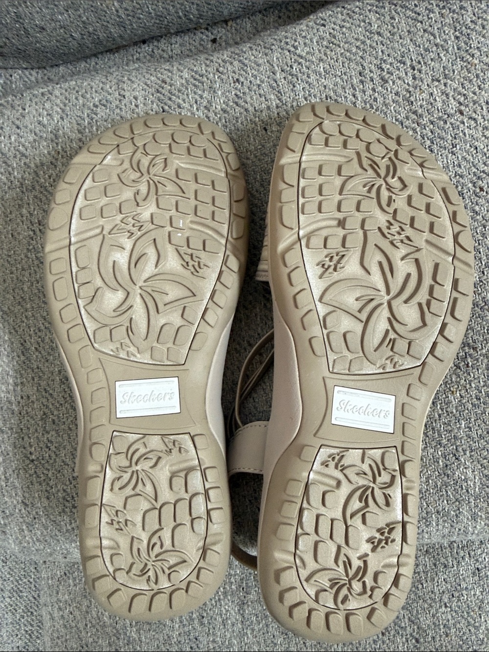 Sketchers Reggae Slim Comfort Stretch Slingback Sandals in Beige - Picture 10 of 13